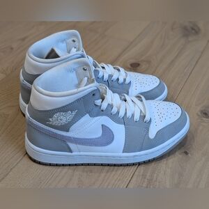 Nike Air Jordan 1 Mid Wolf Grey Aluminum W -Sz 6.5